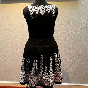 WHBM size 4 black